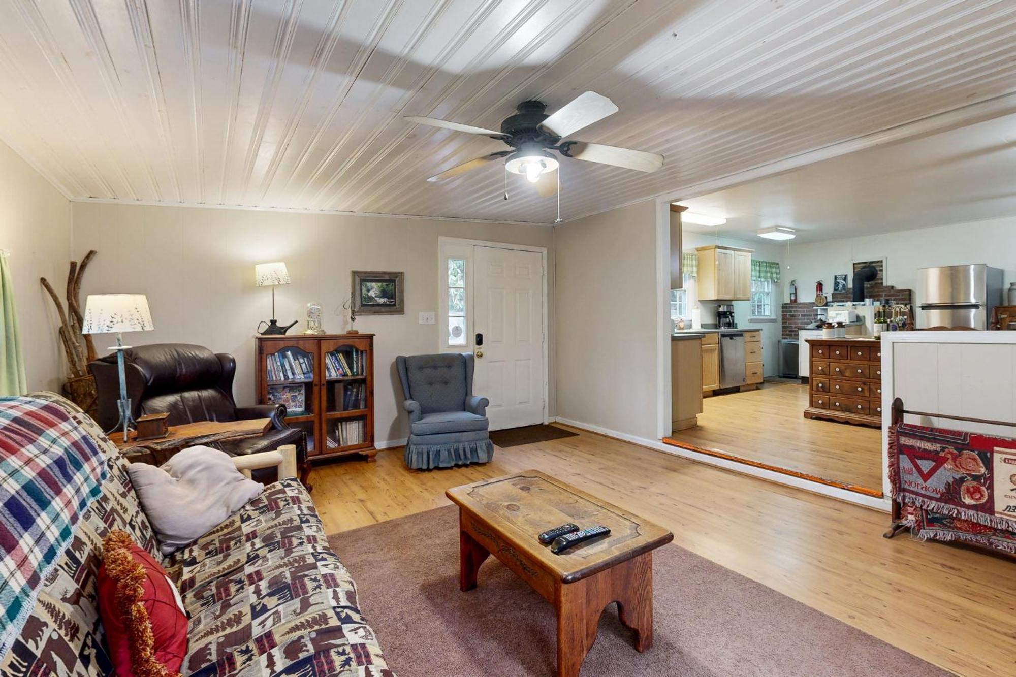 1 Bed 1 Bath Vacation Home In Sylva Exterior photo