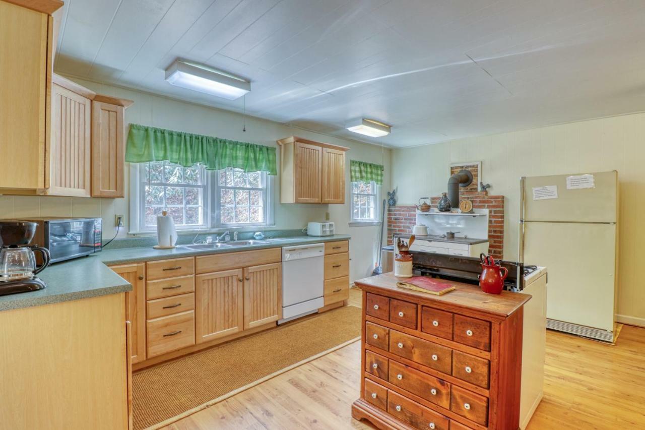 1 Bed 1 Bath Vacation Home In Sylva Exterior photo