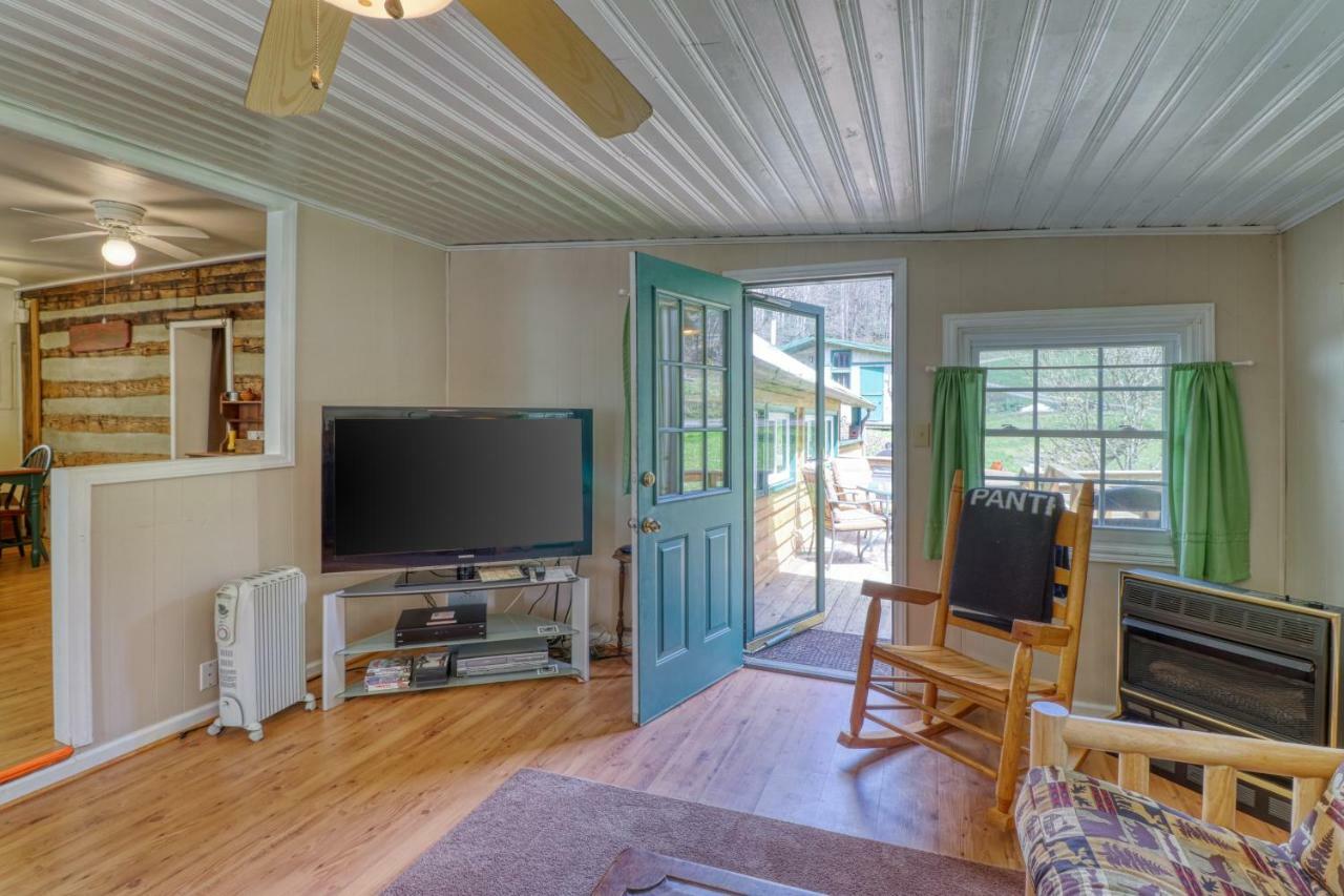 1 Bed 1 Bath Vacation Home In Sylva Exterior photo