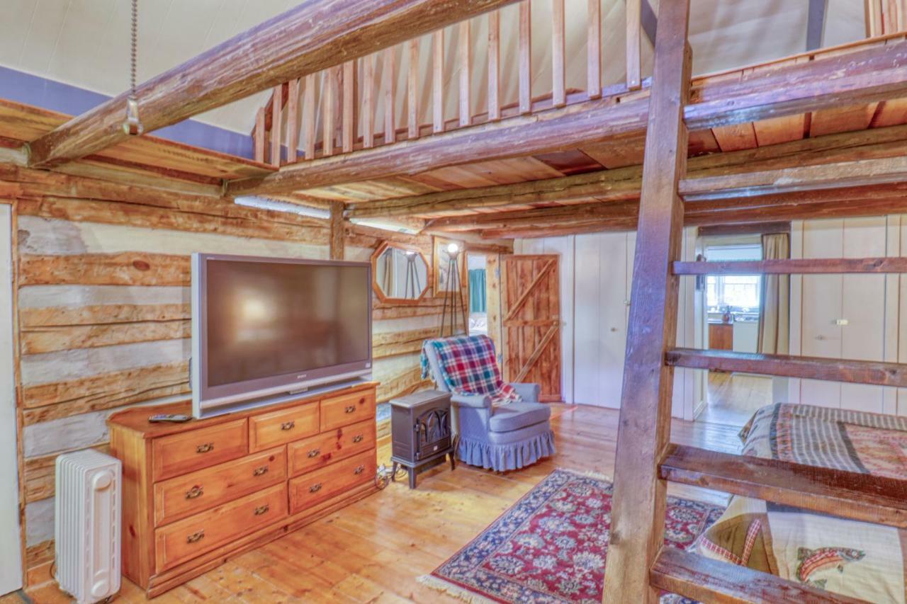 1 Bed 1 Bath Vacation Home In Sylva Exterior photo